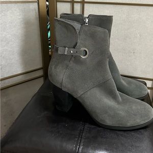 koolaburra by ugg gray boots